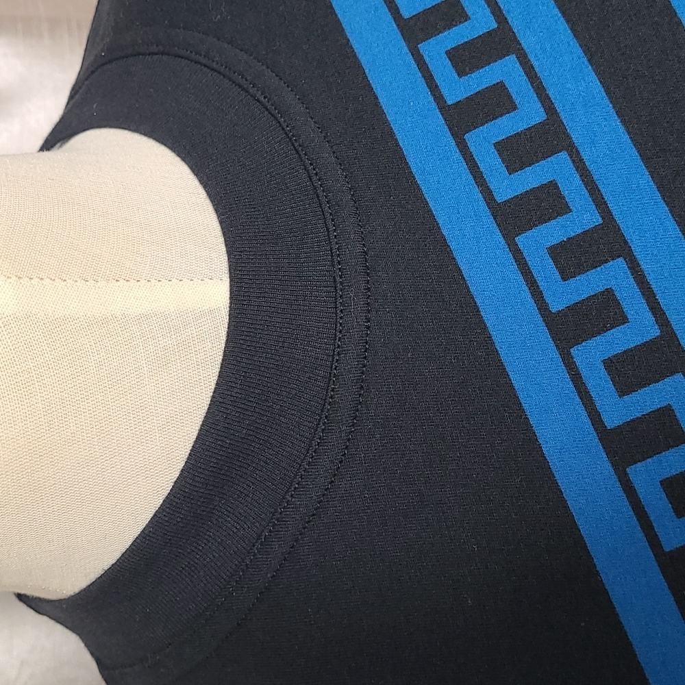 VERSACE V2 black men's t-shirt with blue logo size S - Picture 3 of 10